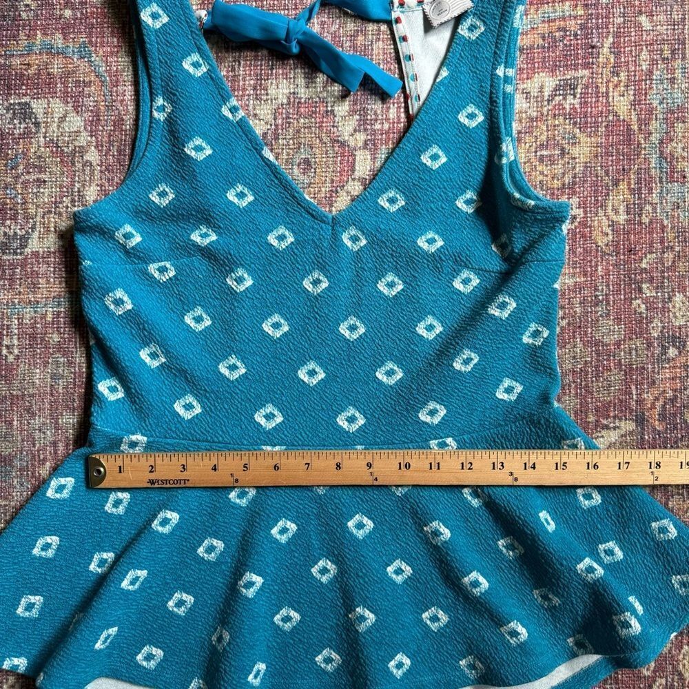Anthropologie Postmark Flynn Women’s medium Blue Peplum Top with White Pattern - Picture 4 of 7